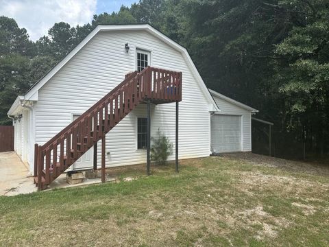 A home in Dacula