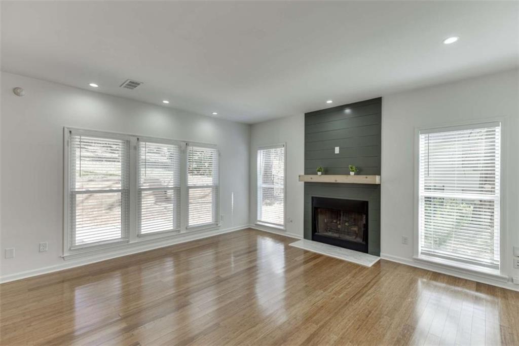 1840 Oak Tree Hollow