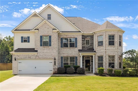 Homes For Sale - 520 Coventry Way<br/> Mcdonough, GA 30252