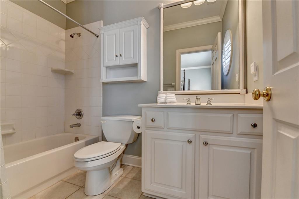 6950 Kettering Lane, Suwanee, Georgia image 46
