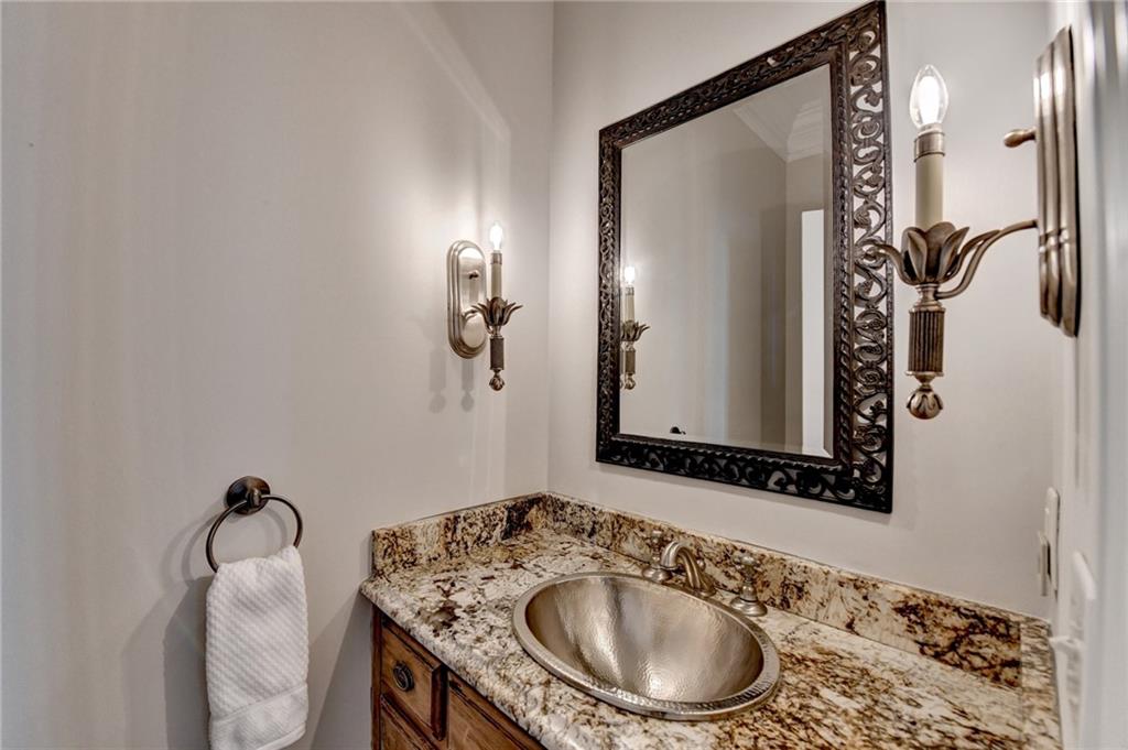 6950 Kettering Lane, Suwanee, Georgia image 33