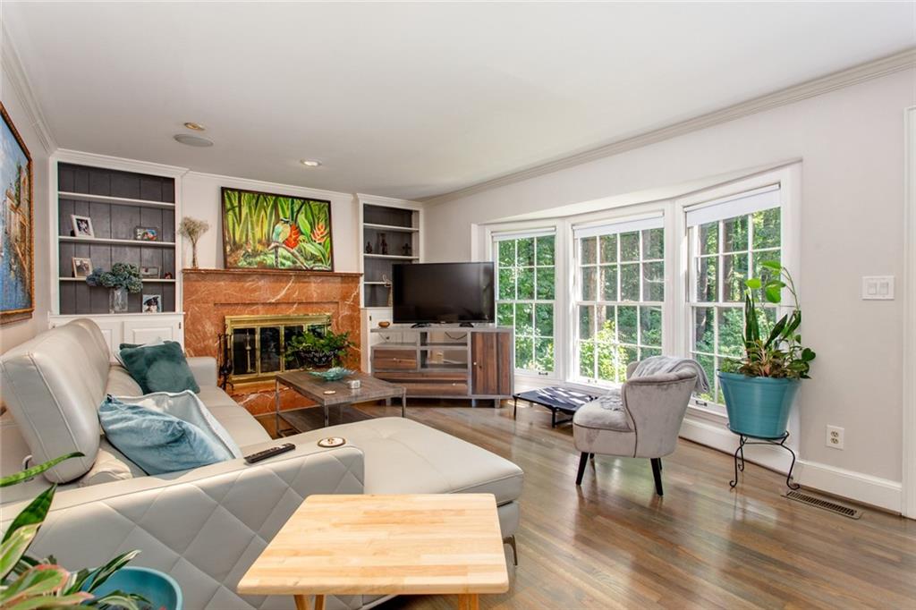 5542 Whitewood Court