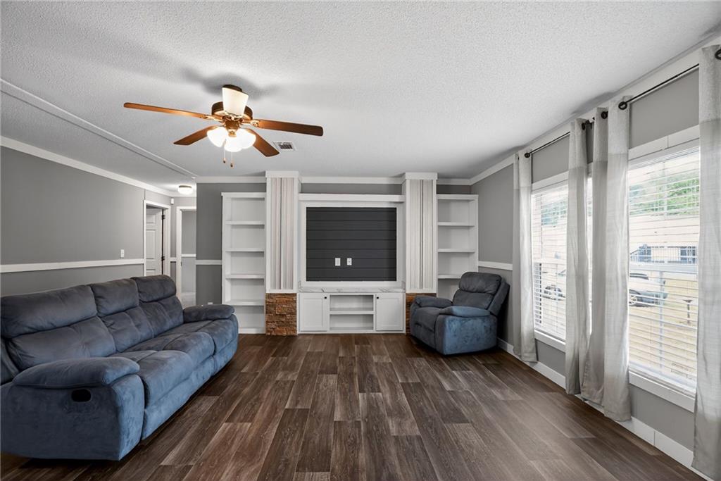 6 Breezewood Drive