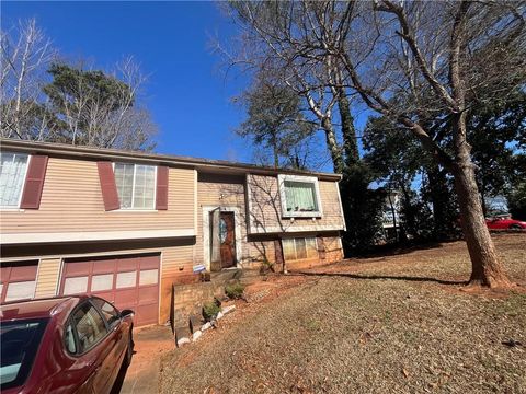 Homes For Sale - 504 Village Square Court<br/> Stone Mountain, GA 30083