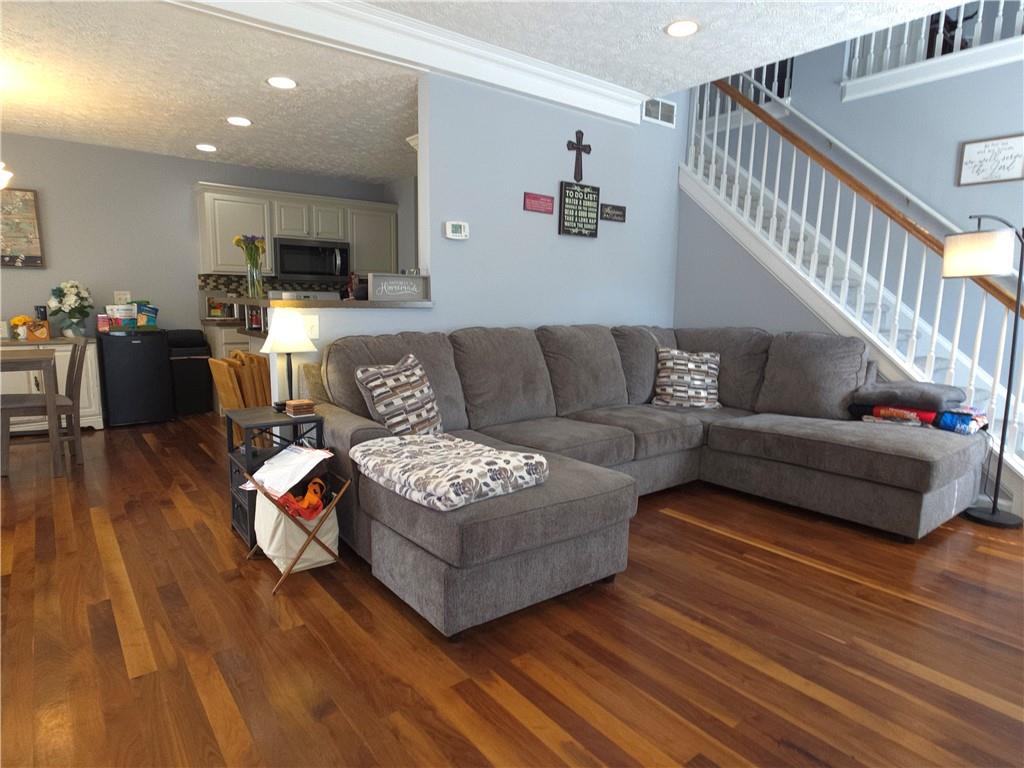 Mountain Ridge - Residential