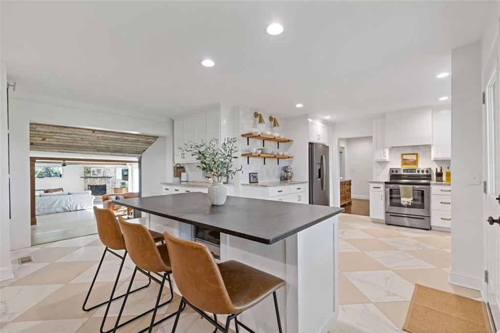 447 Rockwell Church Road NW