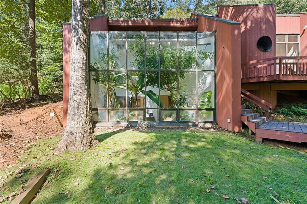 253 Lakeshore Drive