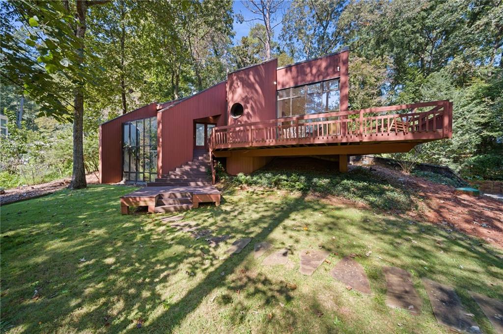 253 Lakeshore Drive