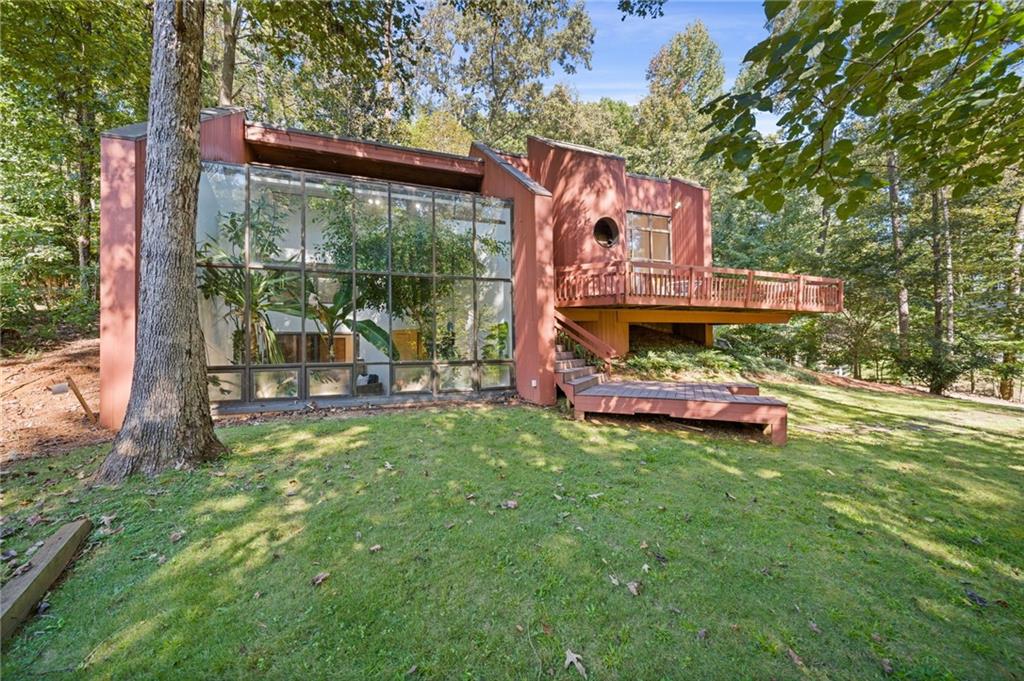 253 Lakeshore Drive