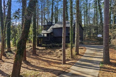 Homes For Sale - 4621 Kings Crossing Drive<br/> Kennesaw, GA 30144