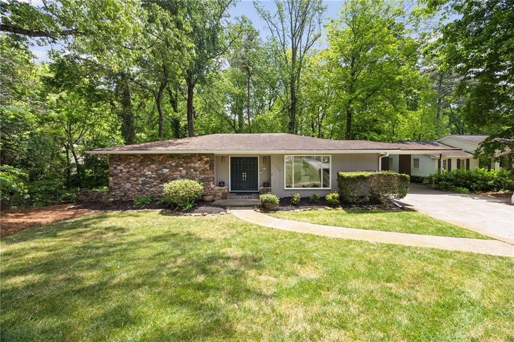 239 Devonwood Drive, Atlanta, Georgia image 1