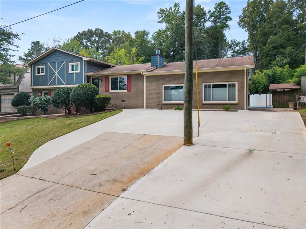 6054 Dogwood Circle