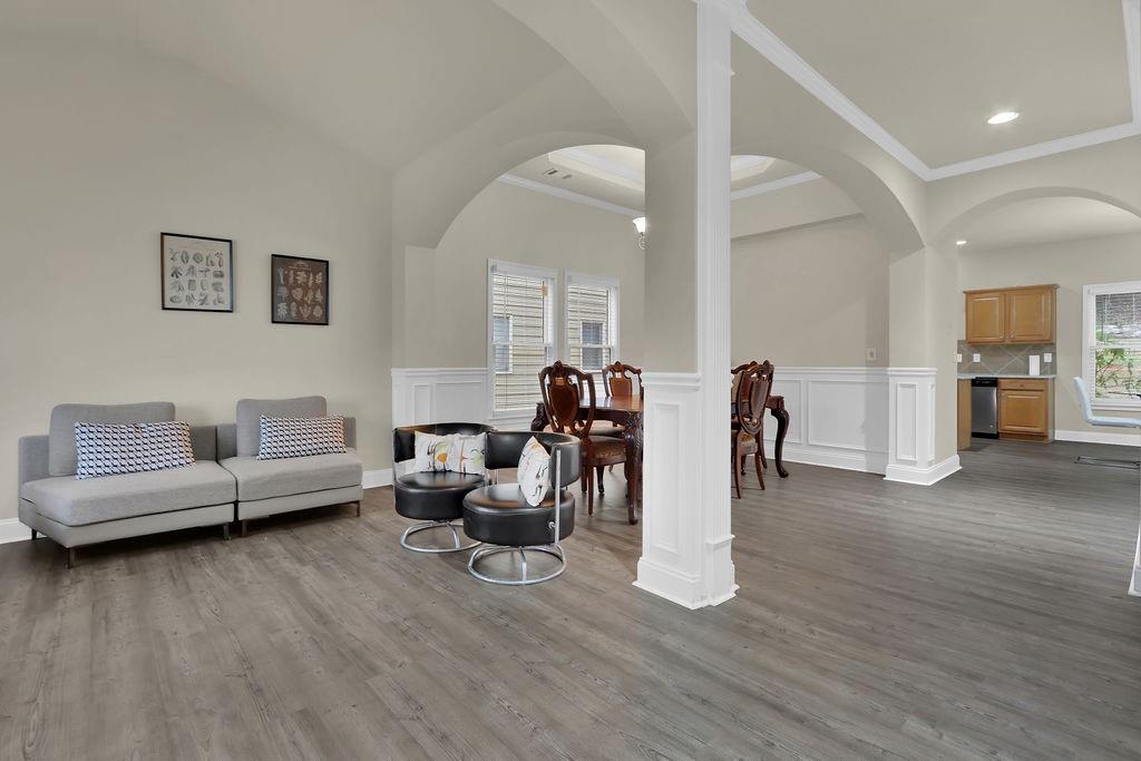 1893 Thomas Pointe Trace