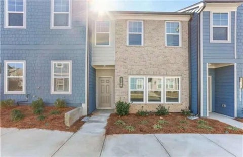 Townhouse For Sale - 2106 Stillhaven Place<br/> Douglasville, GA 30135