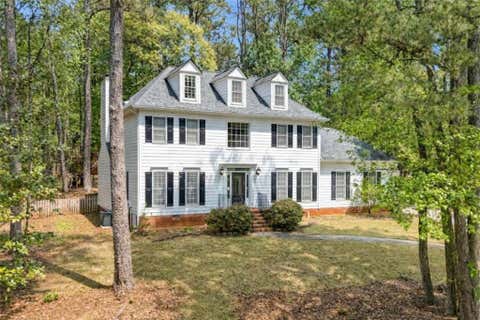 Homes For Sale - 215 Highview Trace<br/> Fayetteville, GA 30215