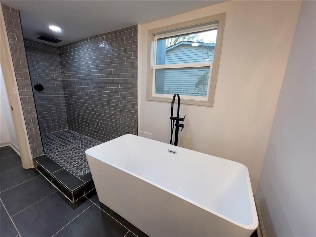 Valley Brook Estates - Residential Lease
