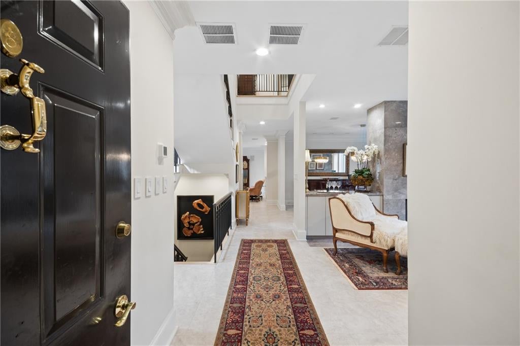 2960 Pharr Court South NW N6 & N8
