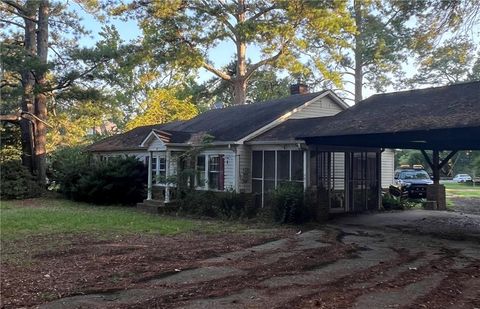 83 Woodstock Road Roswell GA 30075
