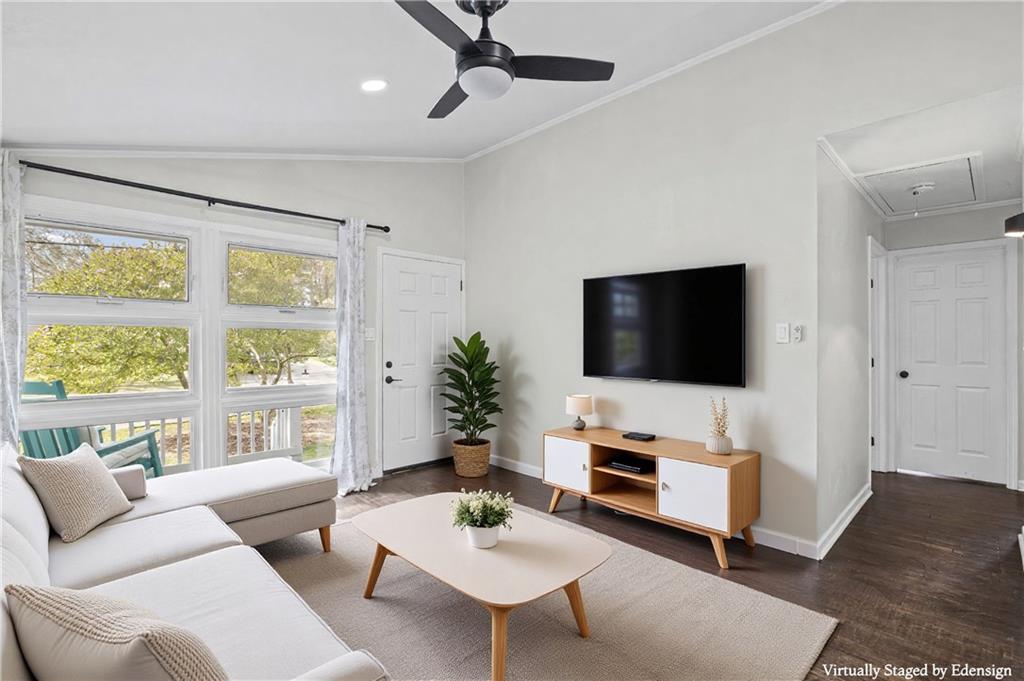 2735 Madison Street SE