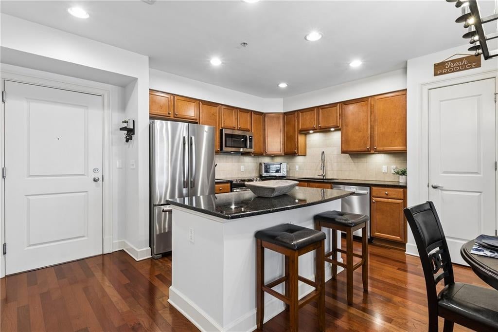 200 River Vista Drive 428
