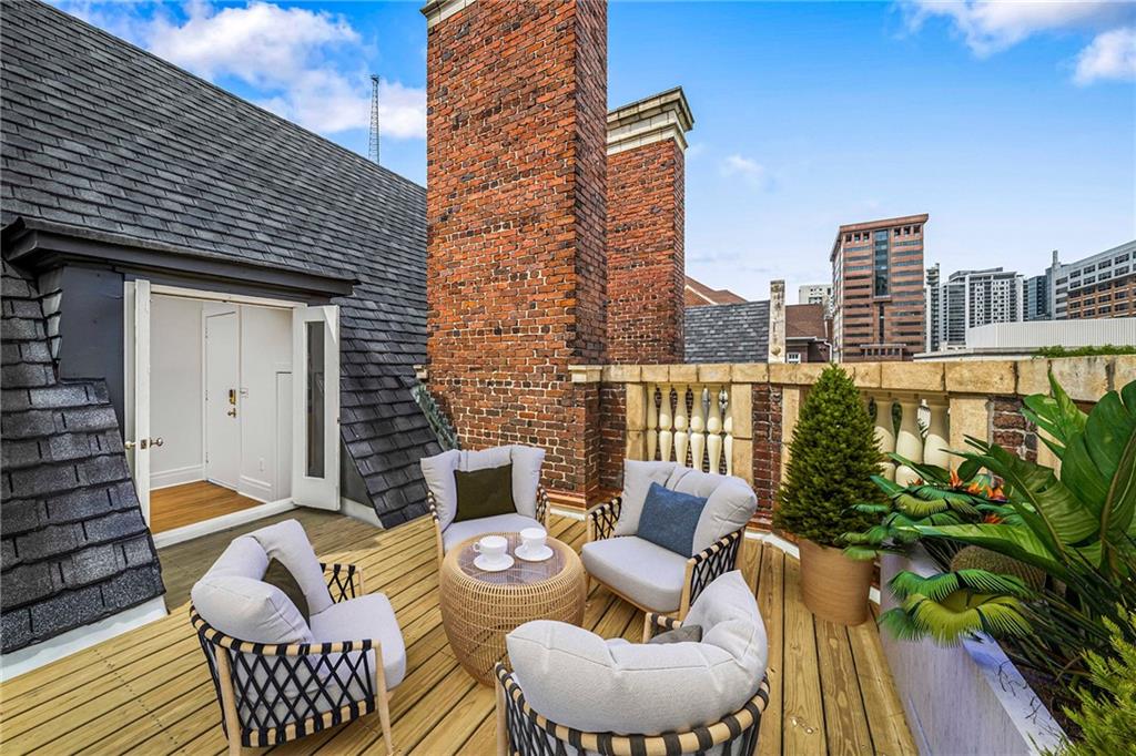 81 Peachtree Place NE PH12