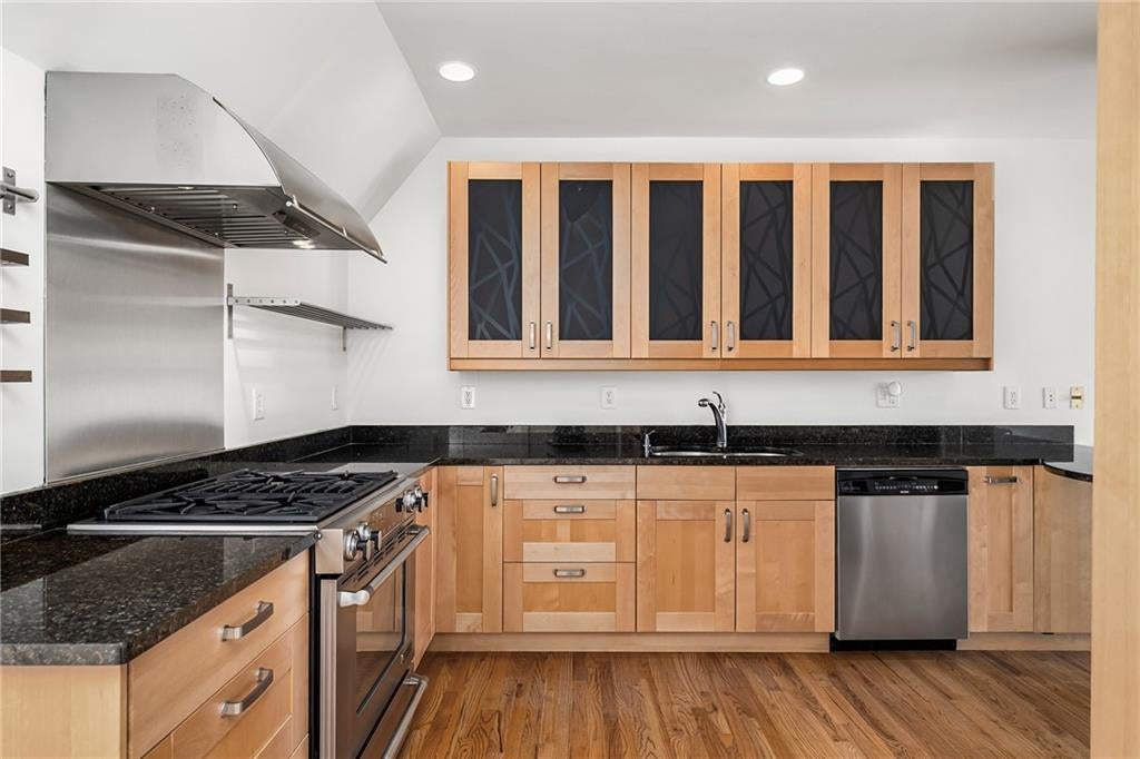 81 Peachtree Place NE PH12