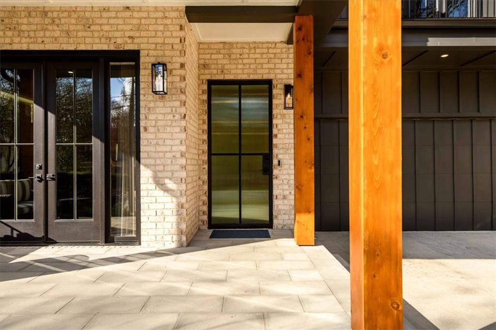 864 Courtenay Drive NE