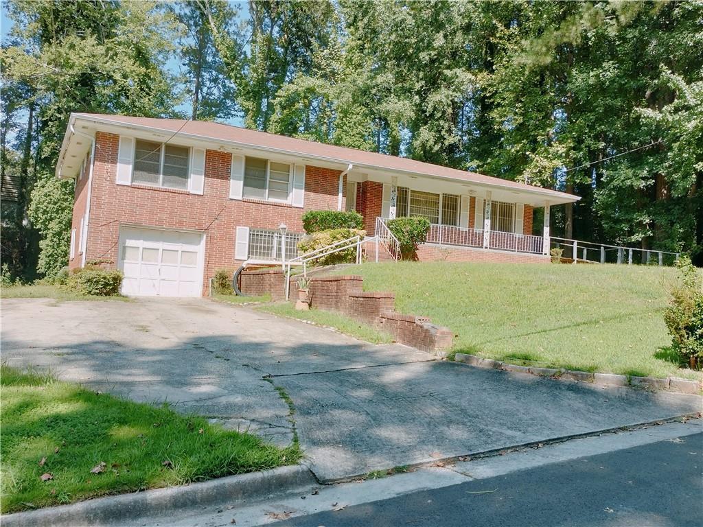 2641 Hedgewood Lane NW