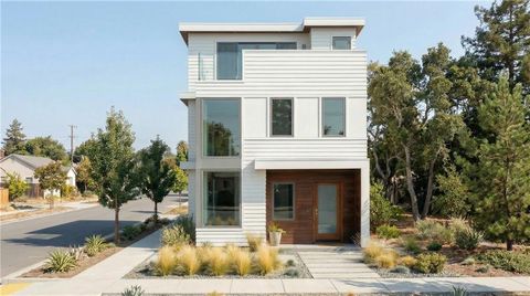 Photo of 1066 Washington Street SW, Atlanta, GA 30315 (MLS # 7729725)