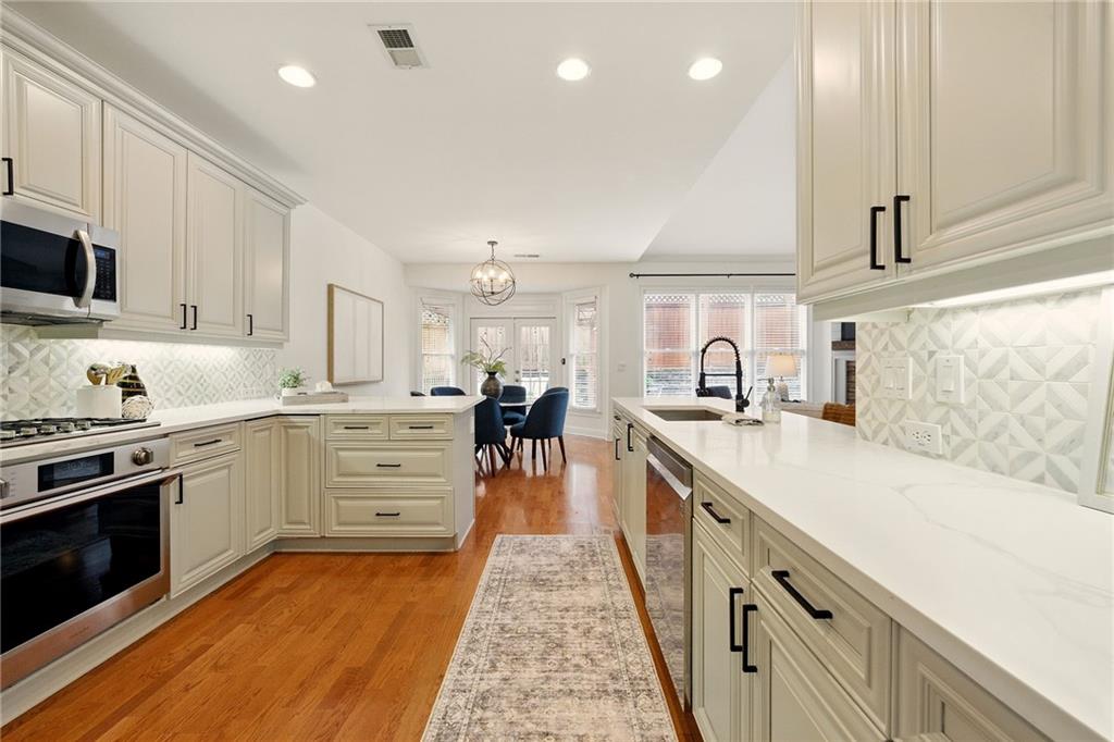 6355 Glen Oaks Lane, Atlanta, Georgia image 35
