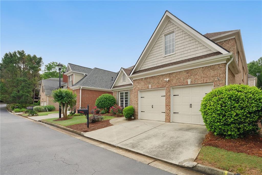 6355 Glen Oaks Lane, Atlanta, Georgia image 3