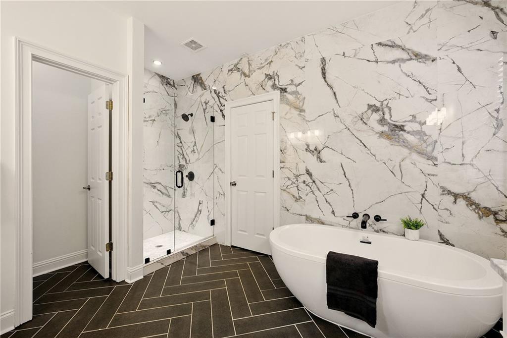 6355 Glen Oaks Lane, Atlanta, Georgia image 24