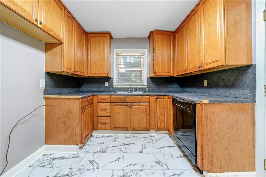 241 W Simon Terrace, Atlanta, Georgia image 7