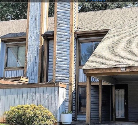 Condo For Rent - 60 Willowick Drive<br/> Dekalb County, Lithonia, GA 30038