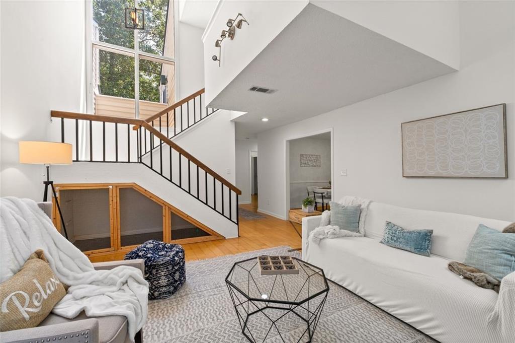 608 Serramonte Drive