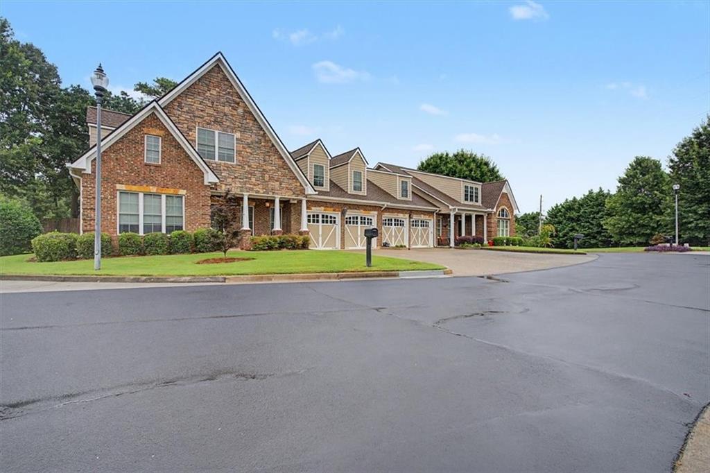 2327 Sandy Oaks Drive