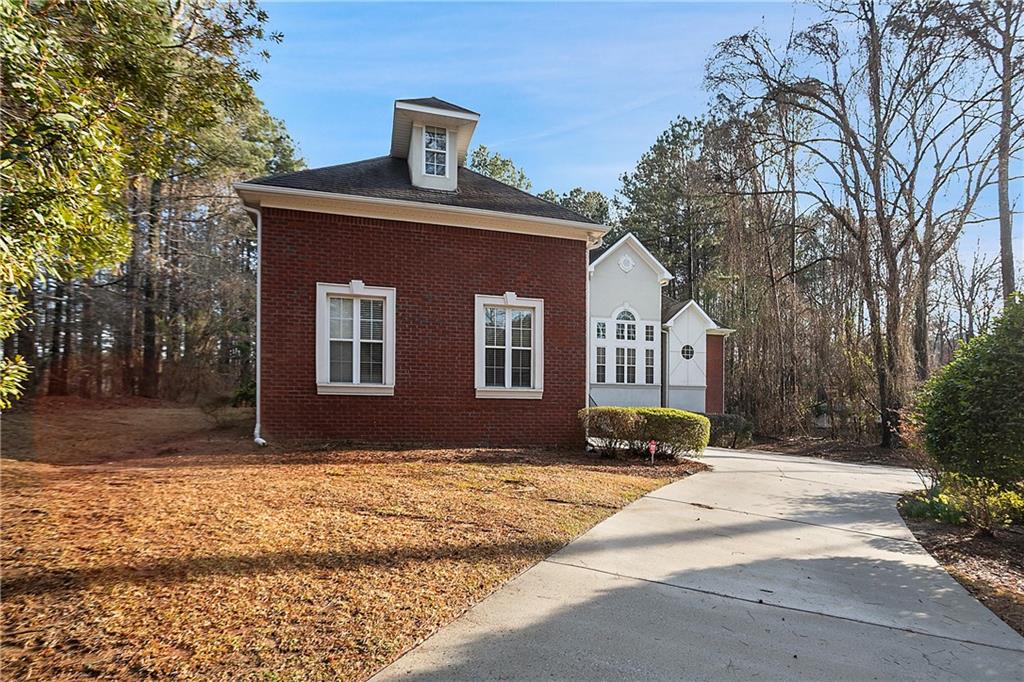 175 Oak Manor
