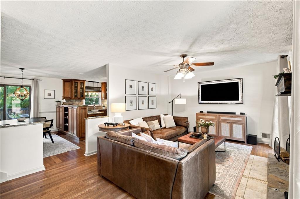 1088 Oak Grove Circle