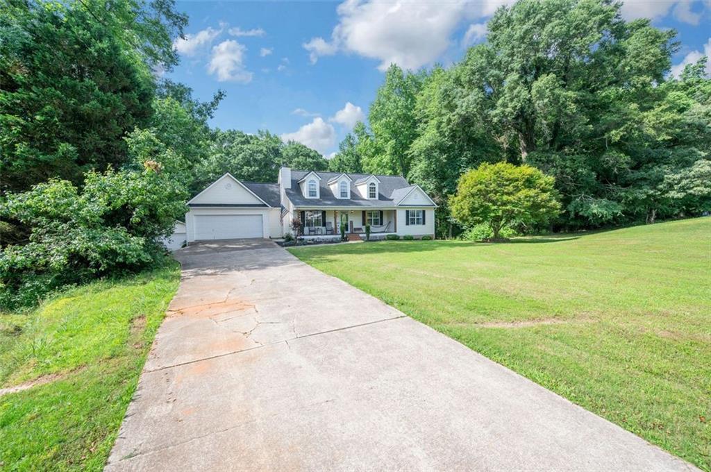 260 Brannon Drive, Hoschton, Georgia image 2