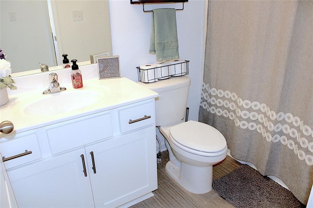 5790 Thornton Drive, Cumming, Georgia image 25