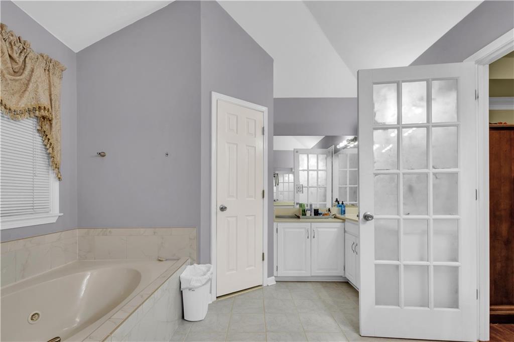 255 Thornbush Lane, Lawrenceville, Georgia image 18