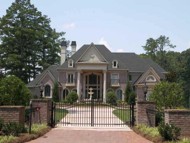 GATED FOUR SIDED BRICK EUROPEAN ESTATE ON 2 ACRES.MSTR/MAIN. 10FT CEIL THRUOUT.HDWDS/MAIN.CHEF'S KITCHEN OPEN TO FAM RM. LIB W/SPIRAL STRCASE.TERRACE LVL W/SALON,SPA,SAUNA & STEAM RM.SPORTS COURT,POOL,OUTDOOR KITCHEN & GUEST HOUSE.
