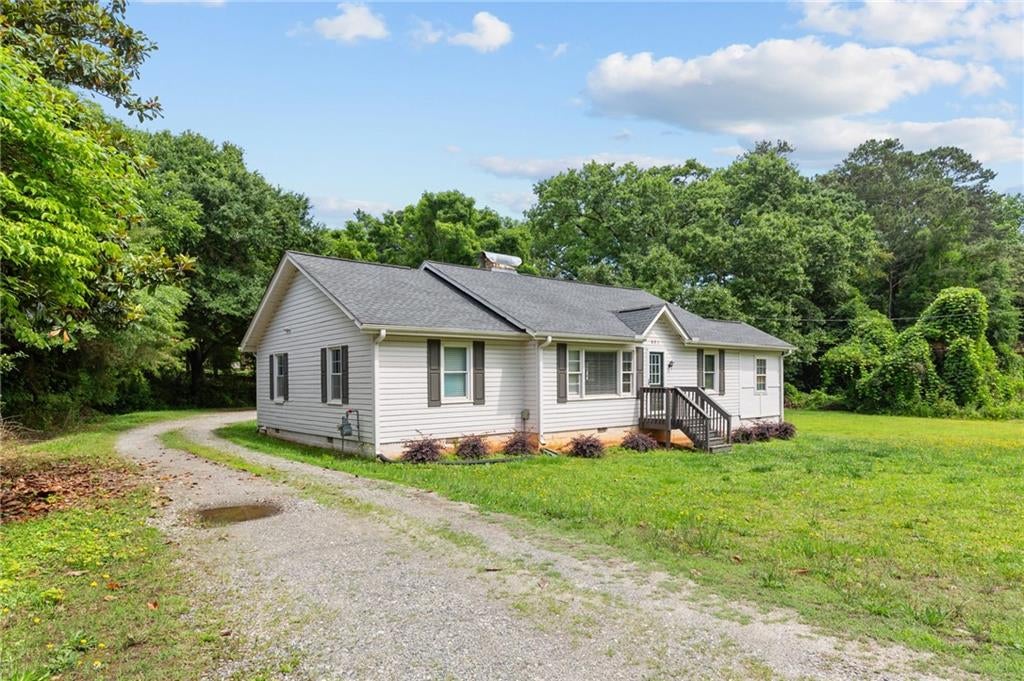 641 Highway 23 NW