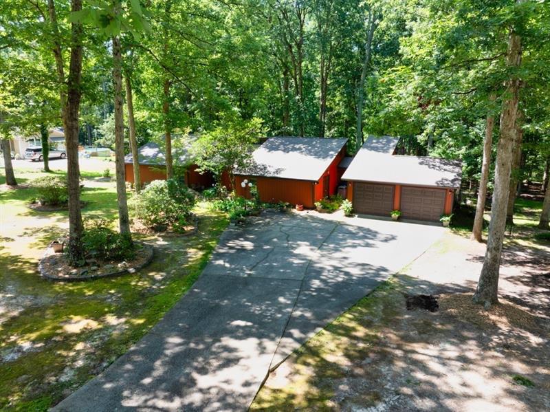 686 Hillwood Court