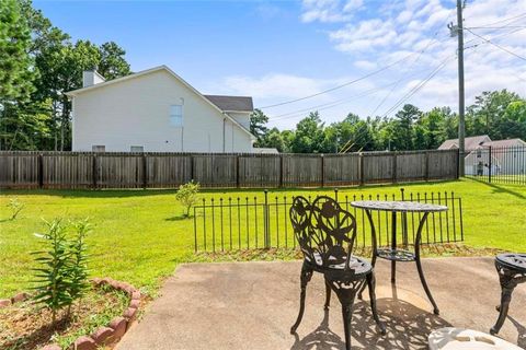 A home in Fairburn