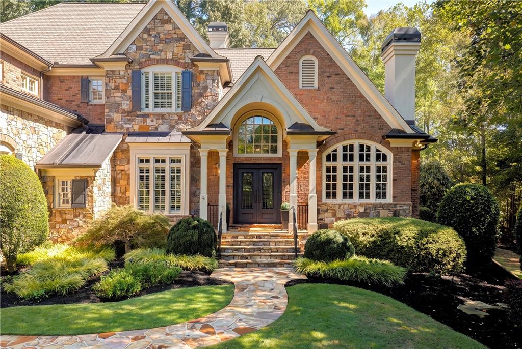 135 Foxhollow Trail