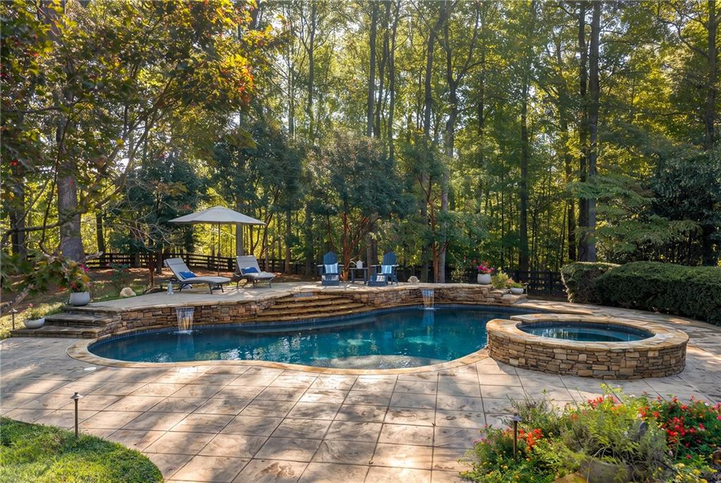 135 Foxhollow Trail