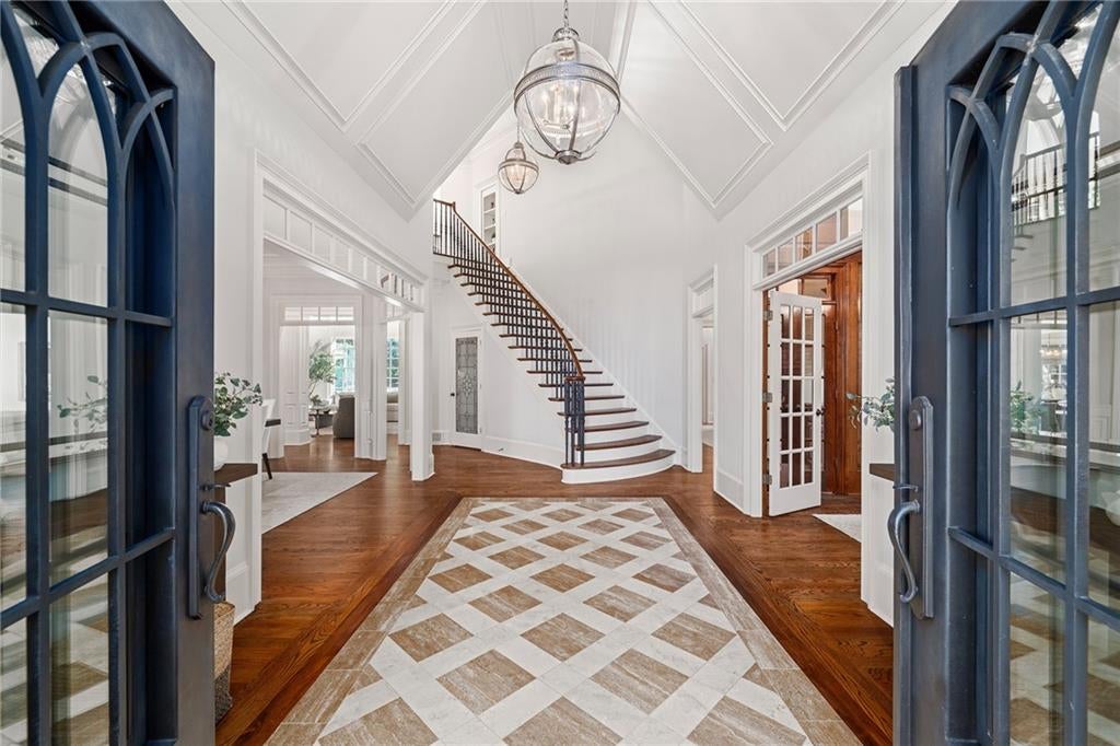 135 Foxhollow Trail