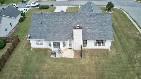 A home in Dacula