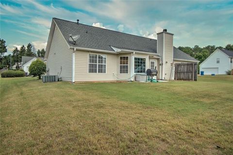 A home in Dacula